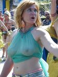 Public Mature Braless Saggy Cleavage - Older Women Galleries